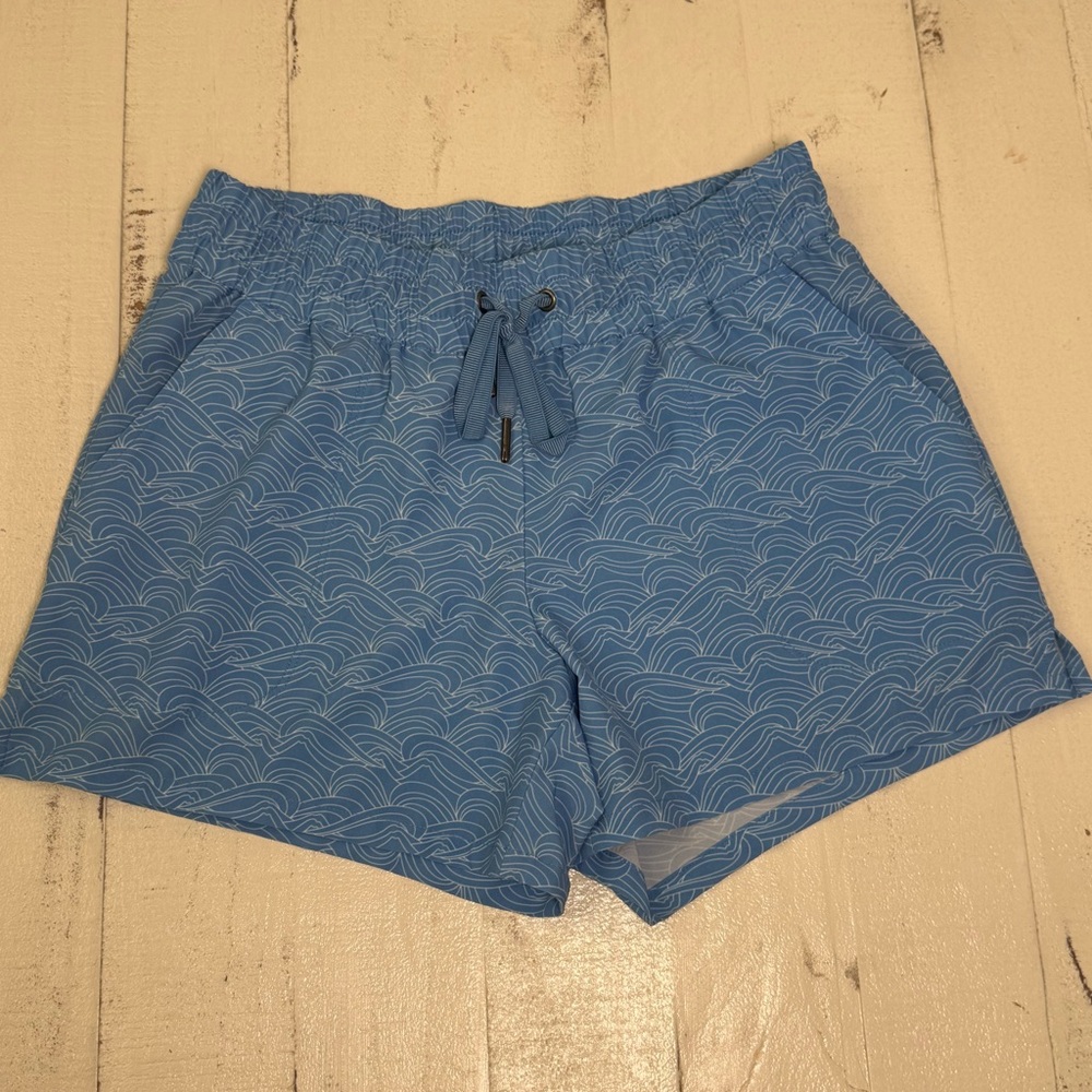 Southern Tide Light Blue Wave-Print Shorts